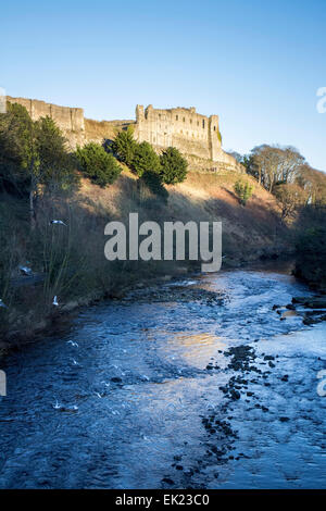 Richmond Castle sul fiume Swale a Richmond, North Yorkshire. Foto Stock