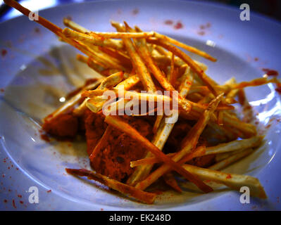 Patate fritte con lo spagnolo con la carne di maiale isola di Tenerife Isole Canarie Spagna Foto Stock