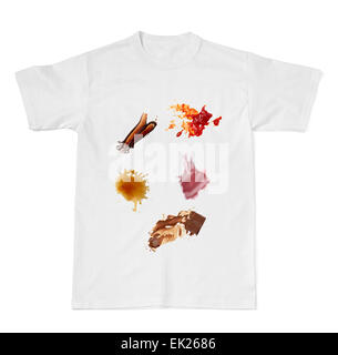 Raccolta di varie macchie di cibo da ketchup, cioccolato, caffè e vino su bianco t shirt Foto Stock