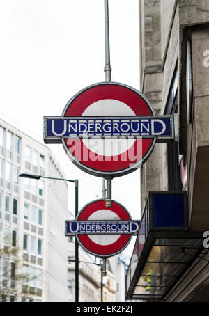 Il St James Park stazione della metropolitana segno, Londra Foto Stock