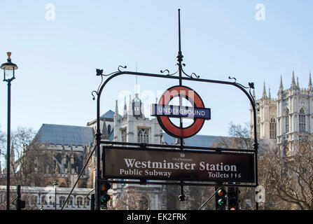 Westminster Stazione della metropolitana di Westminster a Londra Foto Stock