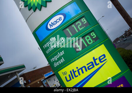 Una benzina bp e macis minimarket combinati Foto Stock