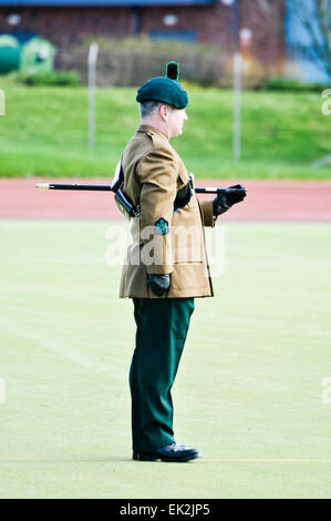 Sergente Maggiore dal Royal Irish Regiment a un esercito parade Foto Stock