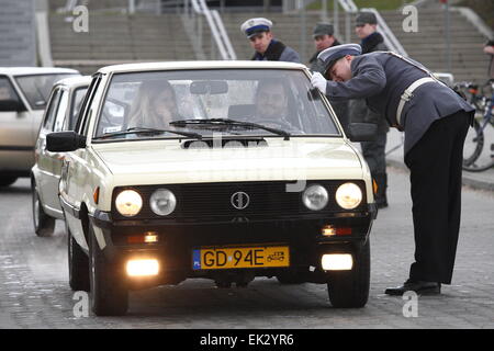 Gdansk, Polonia. 6 Aprile, 2015. Classic Cars seazon apertura in Gdansk. Centinaia di automobili classiche ventilatori mostra le loro auto , tutti costruire prima del 1989. Nella foto il polacco Polonez 1500 auto. Credito: Michal Fludra/Alamy Live News Foto Stock