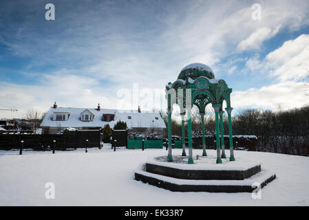 Bandstand sulla coperta di neve verde in Summerlee museo del patrimonio industriale. Foto Stock