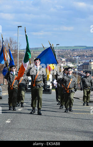 Londonderry, Irlanda del Nord. 6 Aprile, 2015. Il colore delle parti al 32 County movimento Sovranità commemorazione del 1916 Irish Pasqua in aumento. Credito: George Sweeney/Alamy Live News Foto Stock