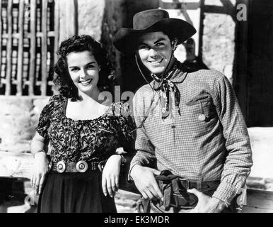 Jane Russell, Jack Buetel, sul set del film 'L'Outlaw', 1943 Foto Stock