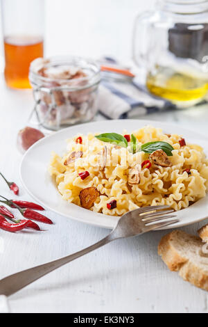 La pasta italiana con aglio olio e peperoncino pepe Foto Stock