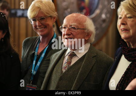 Dublino, Irlanda. 06 apr, 2015. Immagine da Abbey Theatre nella città di Dublino dove Presidente irlandese Michael D. Higgins assiste ad una serie di conferenze come parte della "strada per la crescita' 1916 Pasqua Rising commemorazioni Credito: Brendan Donnelly/Alamy Live News Foto Stock