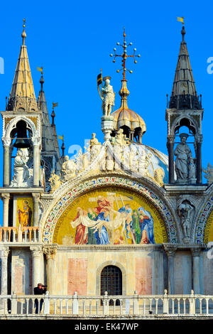 Dettagli esterni di della Basilica di San Marco, piazza San Marco, Venezia, Italia. Foto Stock