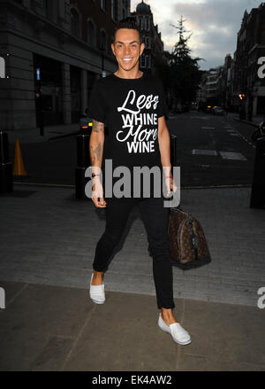 TOWIE Stelle a BBC Radio 1 dotata di: Bobby Norris dove: Londra, Regno Unito quando: 03 Ott 2014 Foto Stock