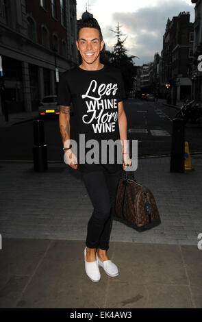 TOWIE Stelle a BBC Radio 1 dotata di: Bobby Norris dove: Londra, Regno Unito quando: 03 Ott 2014 Foto Stock