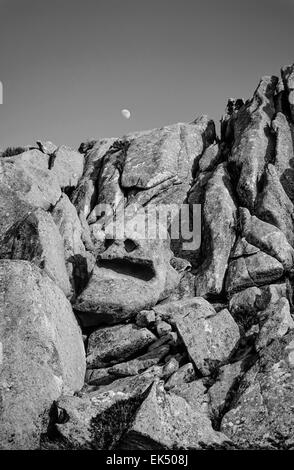 L'Italia, Sardegna, Santo Stefano Island (Maddalena), rocce erose - Scansione su pellicola Foto Stock