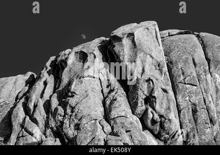 L'Italia, Sardegna, Santo Stefano Island (Maddalena), rocce erose - Scansione su pellicola Foto Stock