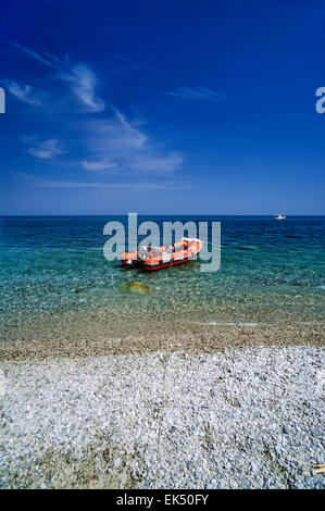 L'Italia, Calabria mare Ionio, Golfo di Squillace Catanzaro (provincia), la vista della costa - Scansione su pellicola Foto Stock