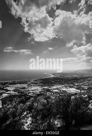 L'Italia, Calabria mare Ionio, Golfo di Squillace Catanzaro (provincia), la vista della costa - Scansione su pellicola Foto Stock