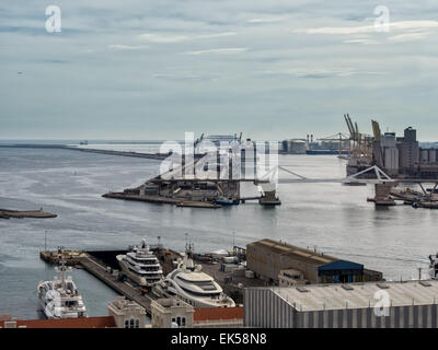 Vista del quartiere portuale di Barcellona, Spagna Foto Stock