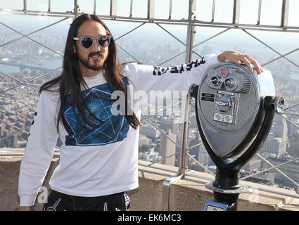 Grammy-designato il produttore e DJ Steve Aoki all'Empire State Building per il rilascio del suo nuovo album 'Neon futuro I' dotata di: Steve Aoki dove: la città di New York, New York, Stati Uniti quando: 03 Ott 2014 Foto Stock