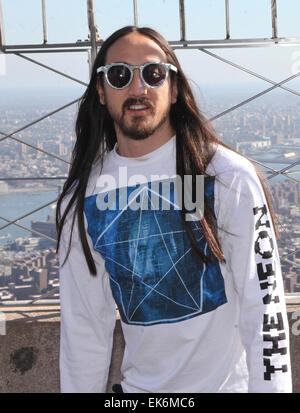 Grammy-designato il produttore e DJ Steve Aoki all'Empire State Building per il rilascio del suo nuovo album 'Neon futuro I' dotata di: Steve Aoki dove: la città di New York, New York, Stati Uniti quando: 03 Ott 2014 Foto Stock