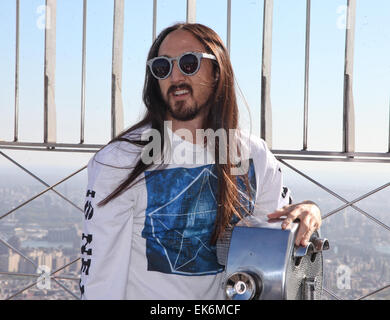 Grammy-designato il produttore e DJ Steve Aoki all'Empire State Building per il rilascio del suo nuovo album 'Neon futuro I' dotata di: Steve Aoki dove: la città di New York, New York, Stati Uniti quando: 03 Ott 2014 Foto Stock