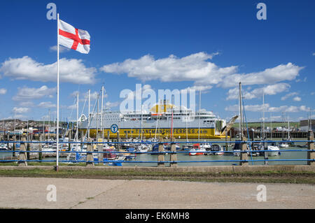 Traghetto DFDS Seaways al porto dei traghetti di Newhaven nel Sussex orientale Inghilterra Regno Unito Regno Unito Foto Stock