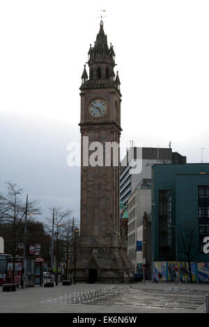L'Albert Memorial Clock Tower Queen Square a Belfast, Irlanda del Nord Foto Stock