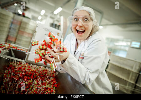 Nuovi mulini fabbrica di Dolci Swizzels Matlow sono alla ricerca di un professore matto a prova di degustazione dei loro prodotti e verrà eseguito un comp Foto Stock