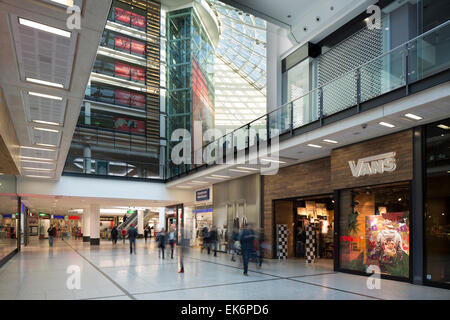 Manchester Arndale furgoni interni del negozio Foto Stock