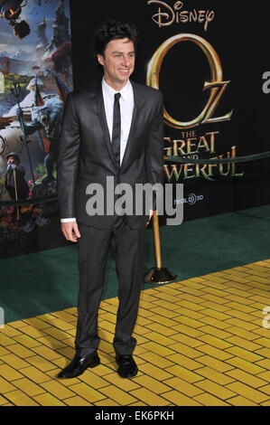LOS ANGELES, CA - Febbraio 13, 2013: Zach Braff presso la premiere mondiale del suo film "Oz: Il grande e potente" al El Capitan Theater di Hollywood. Foto Stock