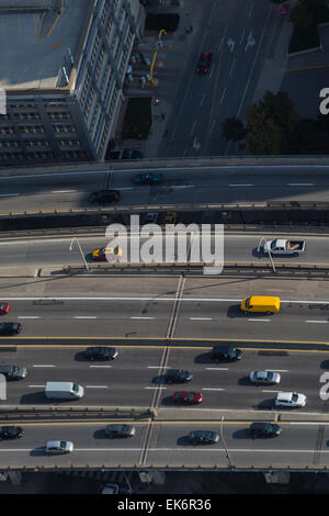 La Gardiner Expressway dalla CN Tower, Toronto, Ontario, Canada Foto Stock