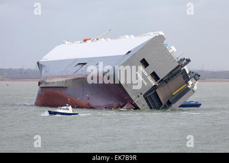 Le zone colpite dalla macchina portante, Hoegh Osaka, che si è arenata sulla banca di rovo nel Solent Foto Stock