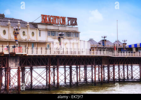 Il Brighton Pier e Brighton, Sussex, England, Regno Unito Foto Stock