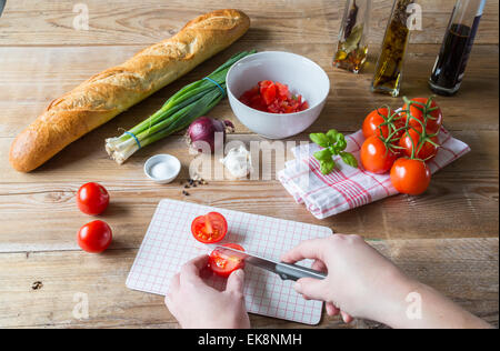 La bruschetta ingredienti per la preparazione Foto Stock