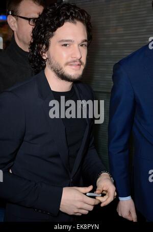 New York, Stati Uniti d'America. 08 apr, 2015. Kit Harington a GMA fuori e circa per celebrità Candids - MER, , New York, NY, 8 aprile 2015. Credito: Everett Collection Inc/Alamy Live News Foto Stock