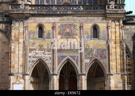 Il mosaico della Cattedrale di San Vito facciata a Praga, Repubblica Ceca Foto Stock