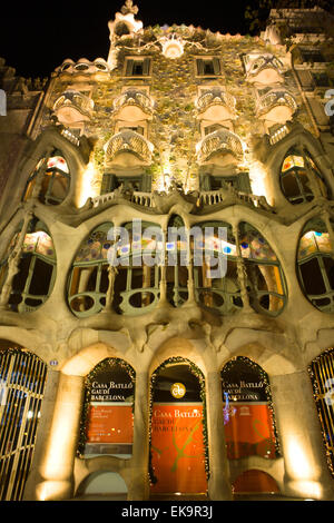 Casa Batllo, una funzionalità chiave nell'architettura modernista di Barcellona, Spagna Foto Stock