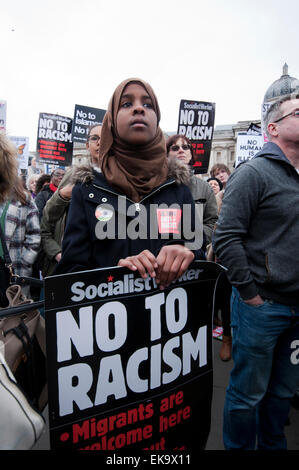 Migliaia marzo a Londra su ONU GIORNATA Anti-Racism protestando di razzismo, fascismo, islamofobia e l'antisemitismo. 21 marzo 2015 Foto Stock