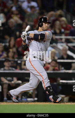 6 aprile 2015; Phoenix, AZ, Stati Uniti d'America; San Francisco Giants interbase Brandon Crawford (35) pipistrelli contro l'Arizona Diamondbacks durante la MLB game al Chase Field di Phoenix, AZ. Joe Camporeale/Cal Sport Media Foto Stock