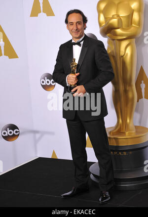 LOS ANGELES, CA - Febbraio 22, 2015: Alexandre Desplat al 87th annuale di Academy Awards presso il Teatro Dolby, Hollywood. Foto Stock