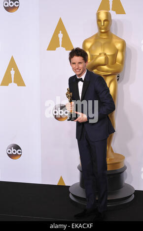 LOS ANGELES, CA - Febbraio 22, 2015: Eddie Redmayne al 87th annuale di Academy Awards presso il Teatro Dolby, Hollywood. Foto Stock