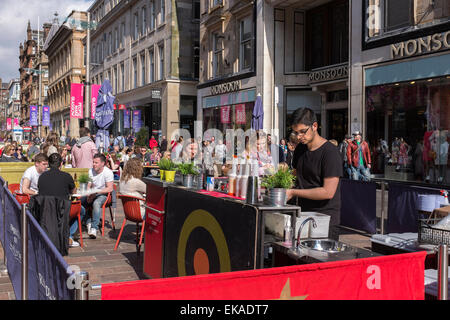 Ristoranti e bar a Buchanan Street, Glasgow, Regno Unito Foto Stock