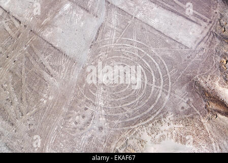 Linee di Nazca geoglyph a spirale in Perù Foto Stock