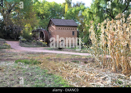 Il Grande Mulino da Sapello è completamente funzionante acqua powered Grist Mill che venne restaurato e quindi spostato. Foto Stock