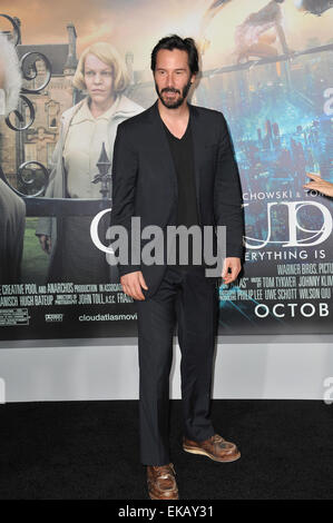 LOS ANGELES, CA - 24 ottobre 2012: Keanu Reeves presso il Los Angeles premiere di 'Cloud Atlas' a Grauman's Chinese Theater di Hollywood. Foto Stock