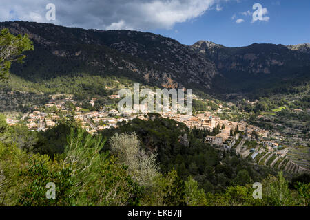 Vista di Valldemossa, Maiorca, isole Baleari, Spagna Foto Stock