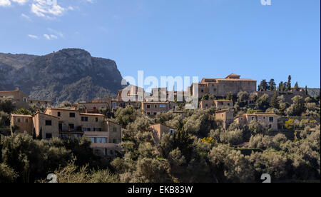 Vista di Deia, Maiorca, isole Baleari, Spagna Foto Stock