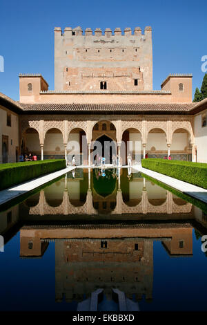 Palacio de Comares, uno dei tre palazzi che forma il Palacio Nazaries, Alhambra, UNESCO, Granada, Andalusia Foto Stock