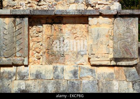 Chichen Itza geroglifici rovine Maya Messico Foto Stock