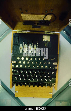 La macchina cifratrice tedesca Enigma M4 utilizzata durante la seconda guerra mondiale Bletchley Park, Buckinghamshire. REGNO UNITO Foto Stock