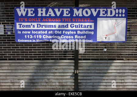 Strumento musicale shop ha mosso da Denmark Street a Londra il famoso Tin Pan Alley, a causa di problemi di leasing e di noleggio e escursioni. Foto Stock